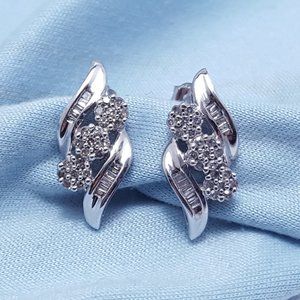 Unique 10K Karat Solid White Gold Designer Diamond Stud Earrings with Backings